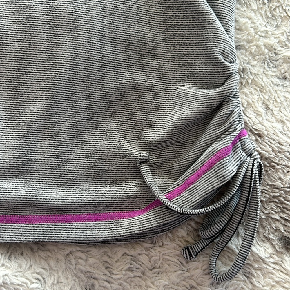 Lucy tech shirt with dashing stripes - Picture 8 of 8